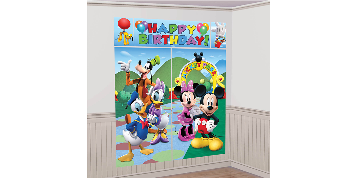 ディズニーの誕生日の壁の飾り付け